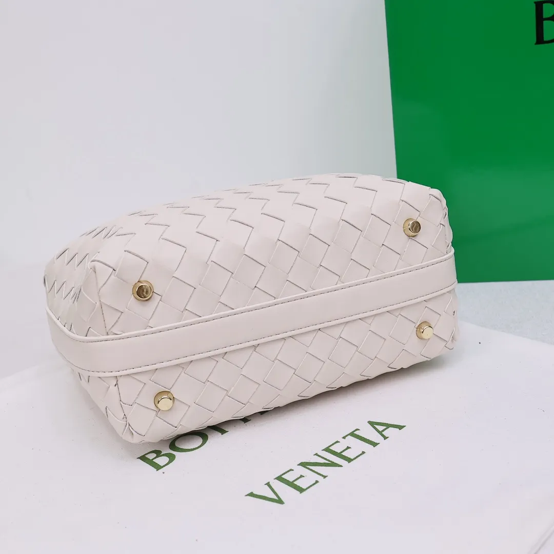 All categories Official website "Brand Women's Bags" Women's Bags 💙 BV 2026 new BV portable shoulder bag
